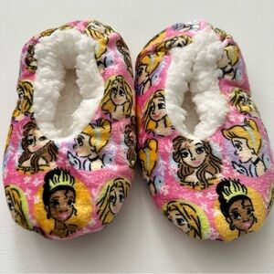 Disney Princesses Fuzzy Slipper Socks Size 3T-4T